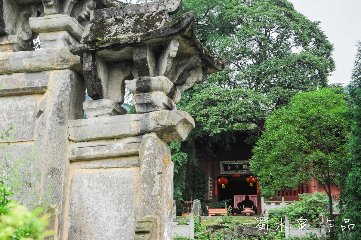 这里要重点推荐大邑县的开化寺,这也是我们在成都的摄影师,偶然发现的