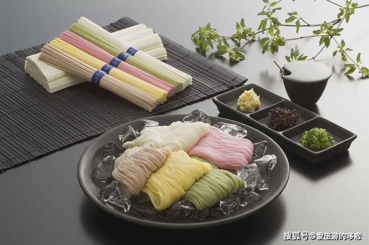 流水素面,你看这个面条它竟然在滑!滑!梯!_日本