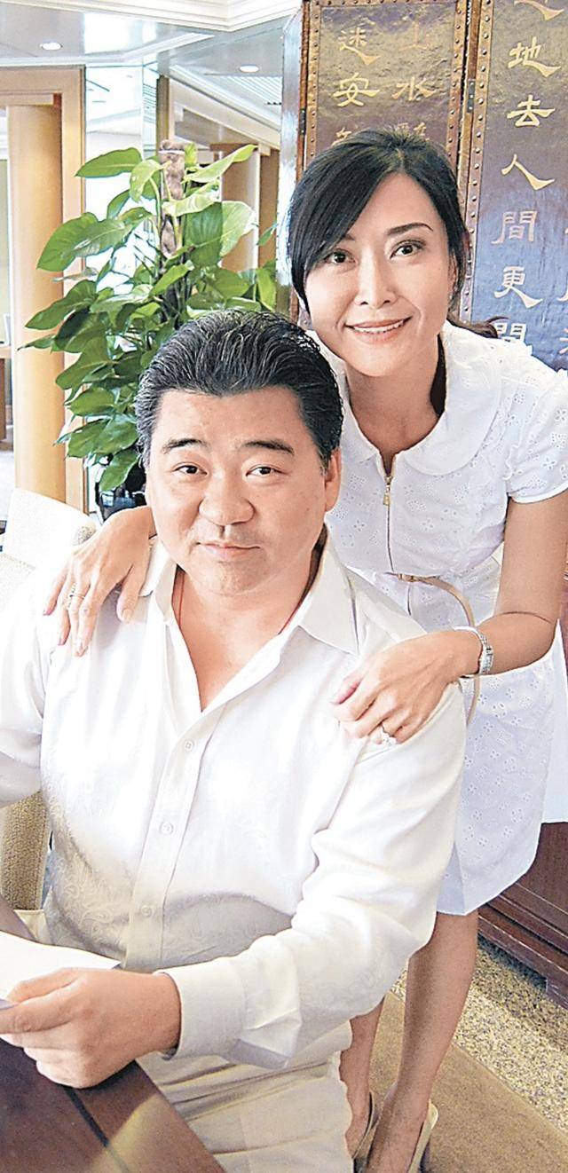 原创叶玉卿乐观面对富商丈夫负债8亿申请破产住豪宅开名车不受影响