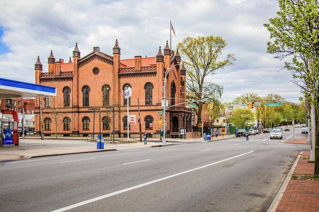 疫情下的法拉盛——摄影师朱迪带你网游纽约_is