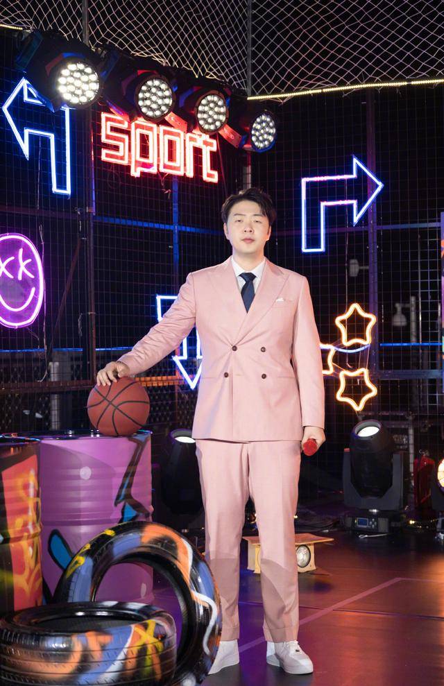 杜海涛在线应援吴昕沈梦辰,被网友提问心中首选,沈梦辰回答圈粉_关系