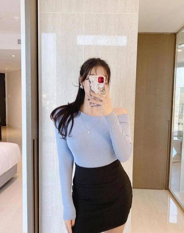 25岁韩国版柳岩爆红,她靠"第一大"称霸ins,这胸腰比简直绝了