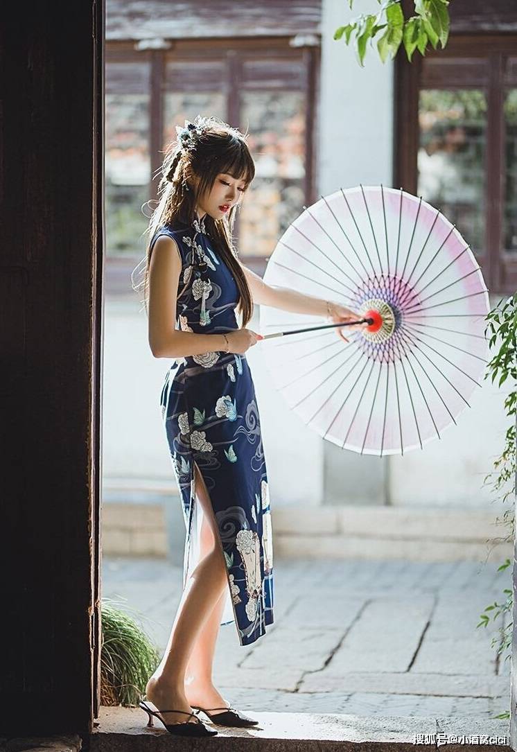 美过lolita!中华风小旗袍的油纸伞桃团扇少女