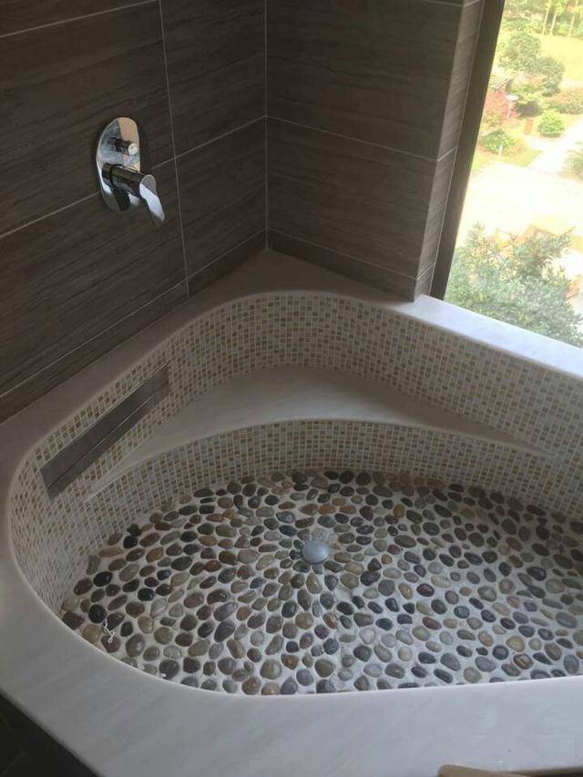 手工砖砌浴缸缺点图片