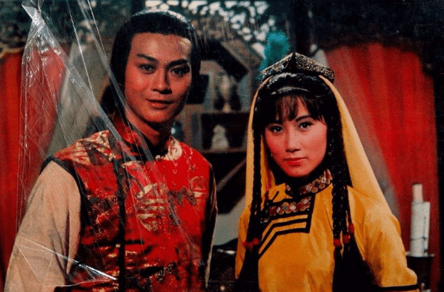 后来在金庸修订的时候更名为《书剑恩仇录》,后来多次改编为影视剧