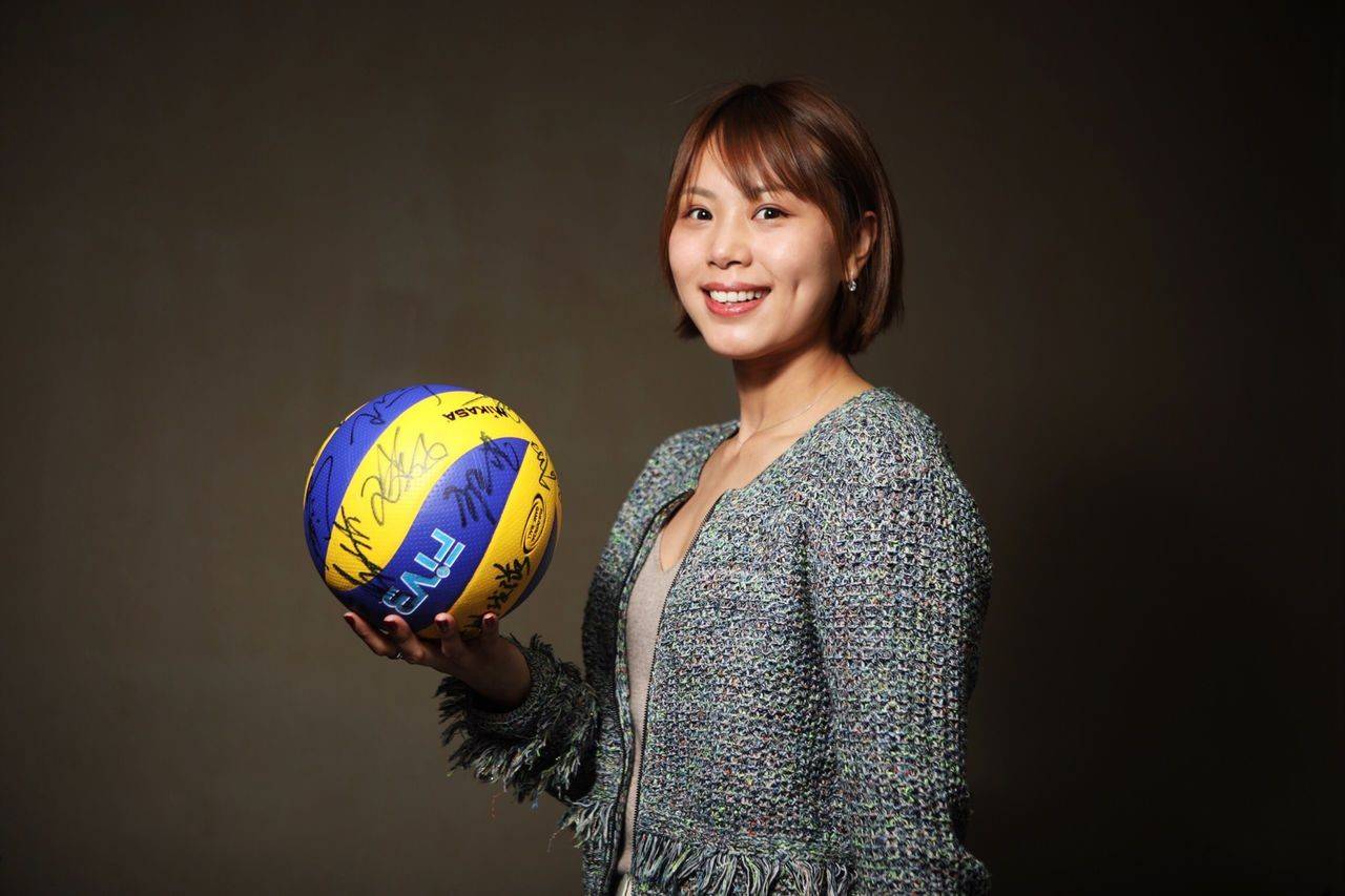 曾春蕾是女排成员中,家境较为殷实的成员之一,她当时选择女排运动