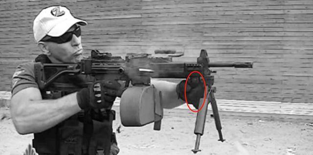 以色列内盖夫机枪像m249又不是m249的轻机枪印度买了一万多挺