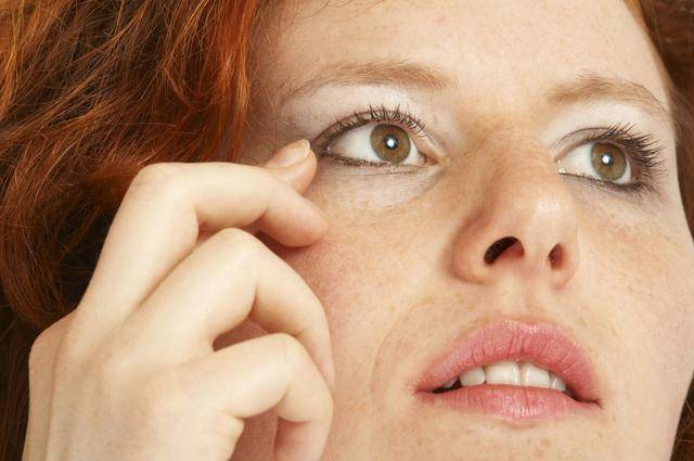 1,消除额头部位的小细纹