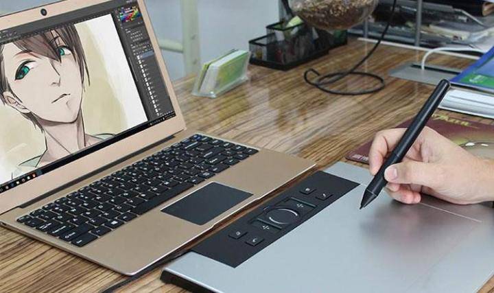 现在的漫画都是板绘制作吗?