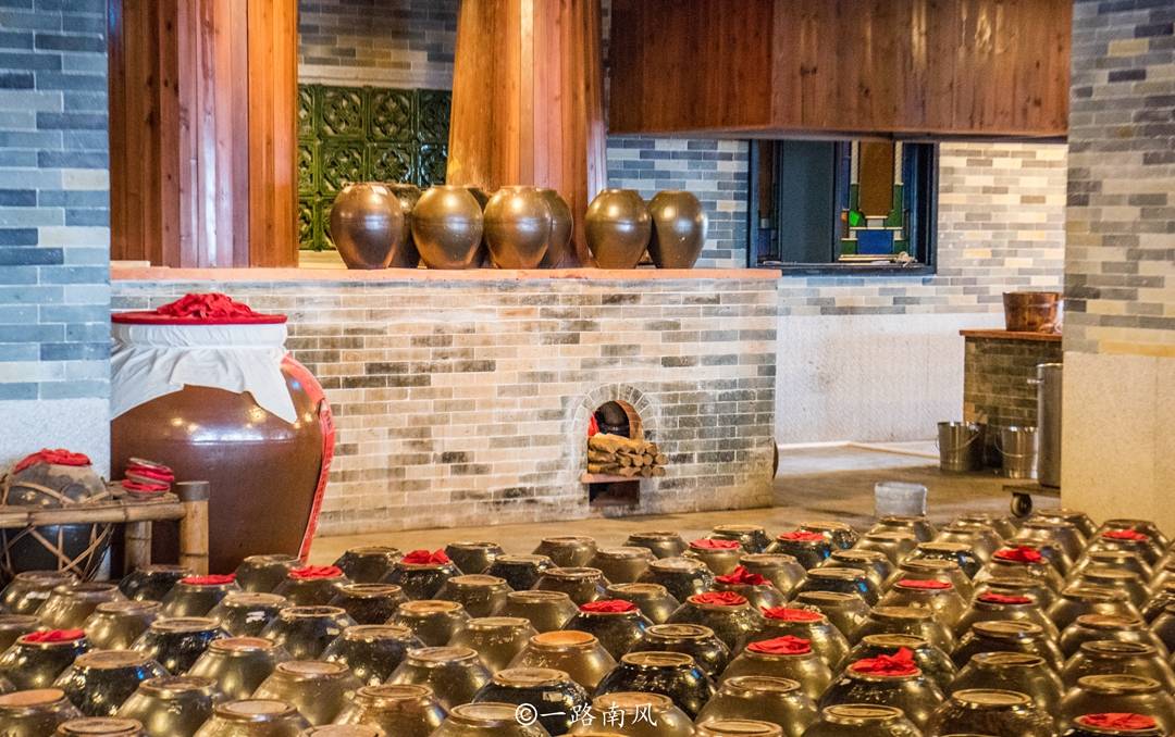 游佛山旅游新地标,发现小秘密,原来名酒竟是用肥猪肉浸泡过的