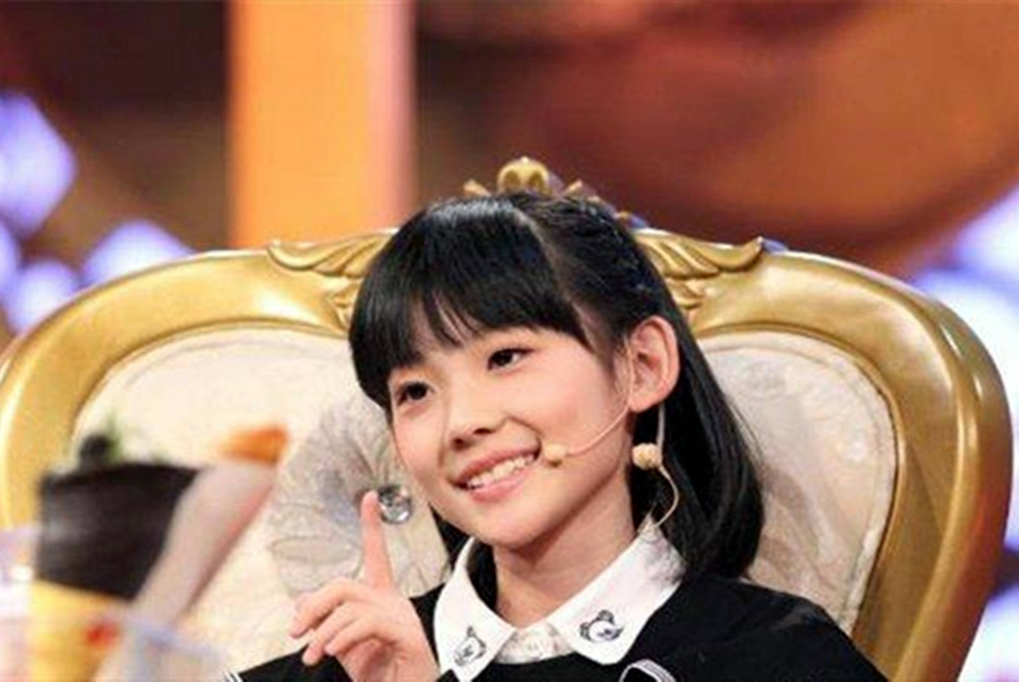 原创她:2岁写诗,7岁成名,13岁出书,父亲的教育理念却遭到质疑