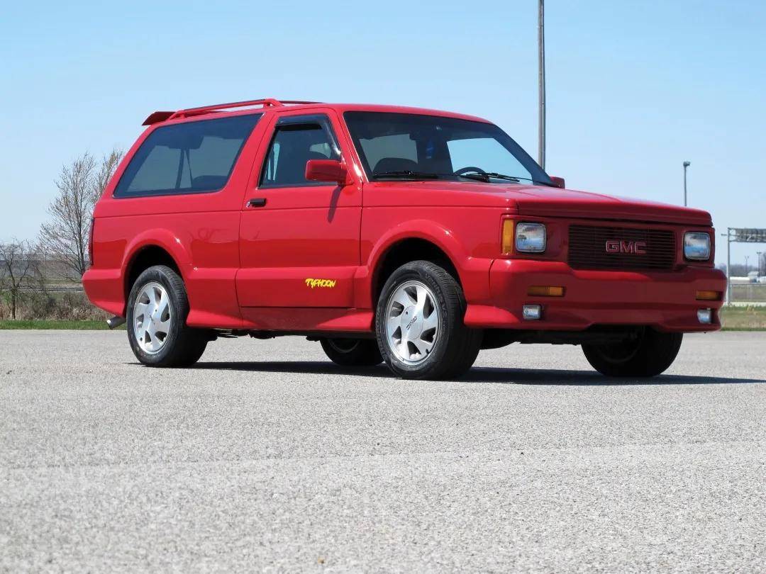 八十年代这个时期另一个推出肌肉皮卡的则是克莱斯勒道奇品牌,这时期