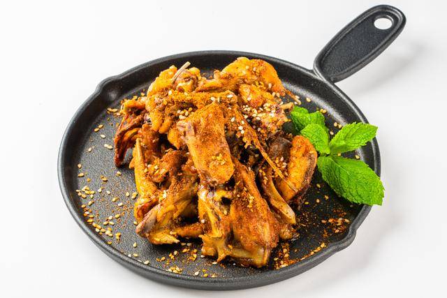 时髦林阿姨的美食小屋:一份手撕鸡架,口味都能做出花儿来