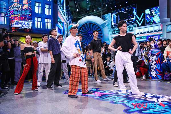 这就是街舞第三季今晚开播即battle队长大秀震撼炸街