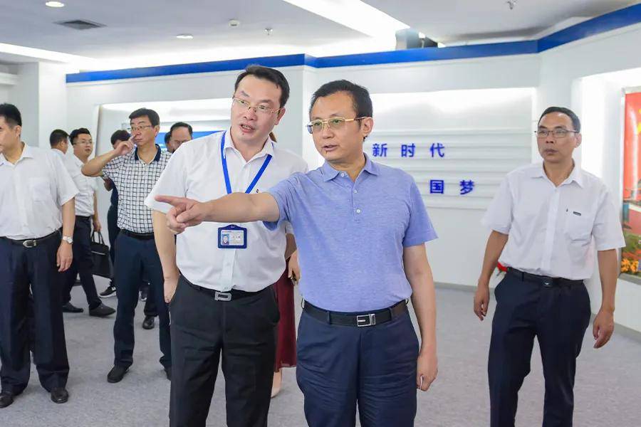 区委常委,统战部部长沈蓉,区政府副区长陈建华一行到人民电器集团考察