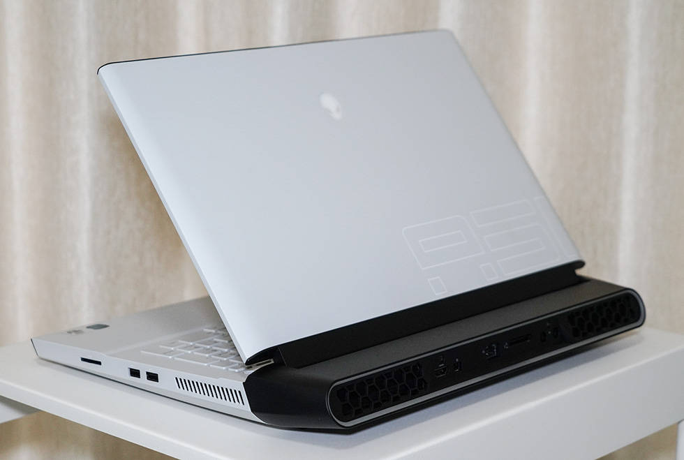 能否荣膺2020"烤机界霸主"称号 alienware area-51m r2双烤测试