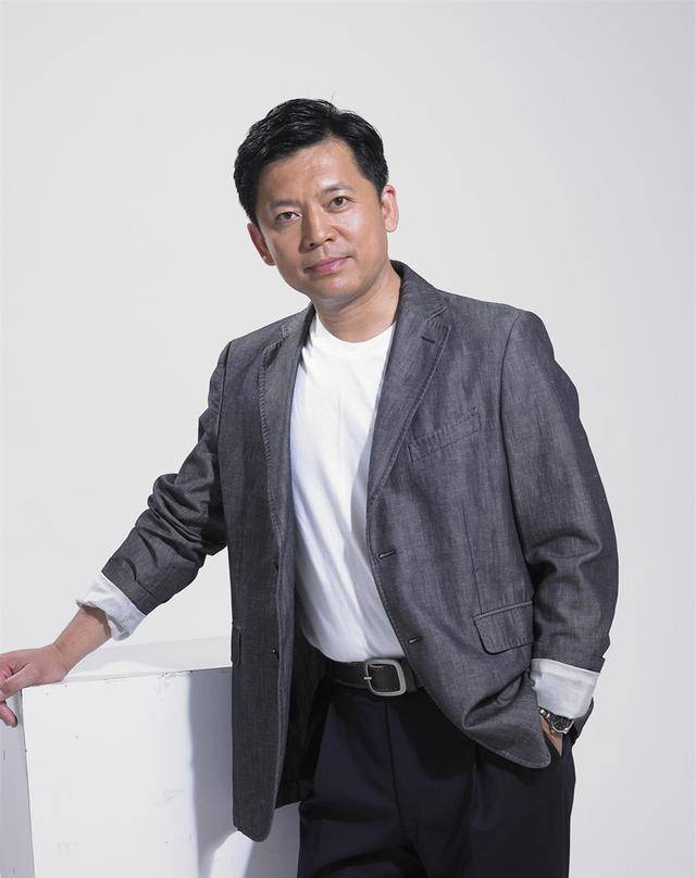 他饰演《亮剑》中的赵政委,演艺生涯中零绯闻,女儿也已经18岁了