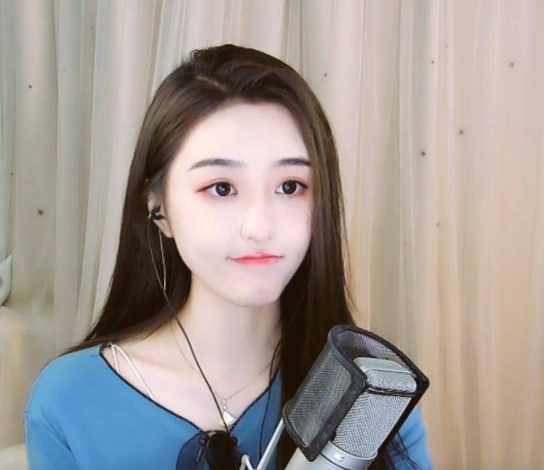 斗鱼最惨女主播?停播反抗欠薪,榜1:你公会倒闭了_手机搜狐网