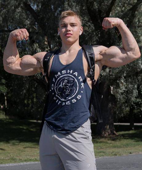 14岁男生肌肉图片