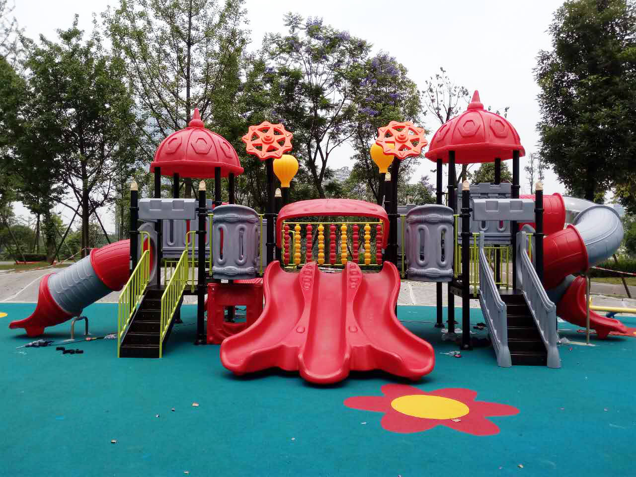 儿童滑梯批发多少钱?厂家:没有这个说法