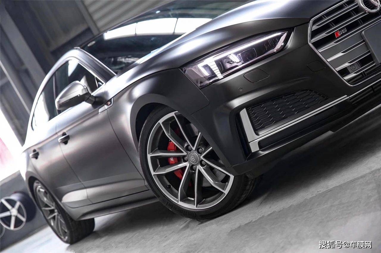 奥迪s5 电光深邃灰贴膜改色效果图