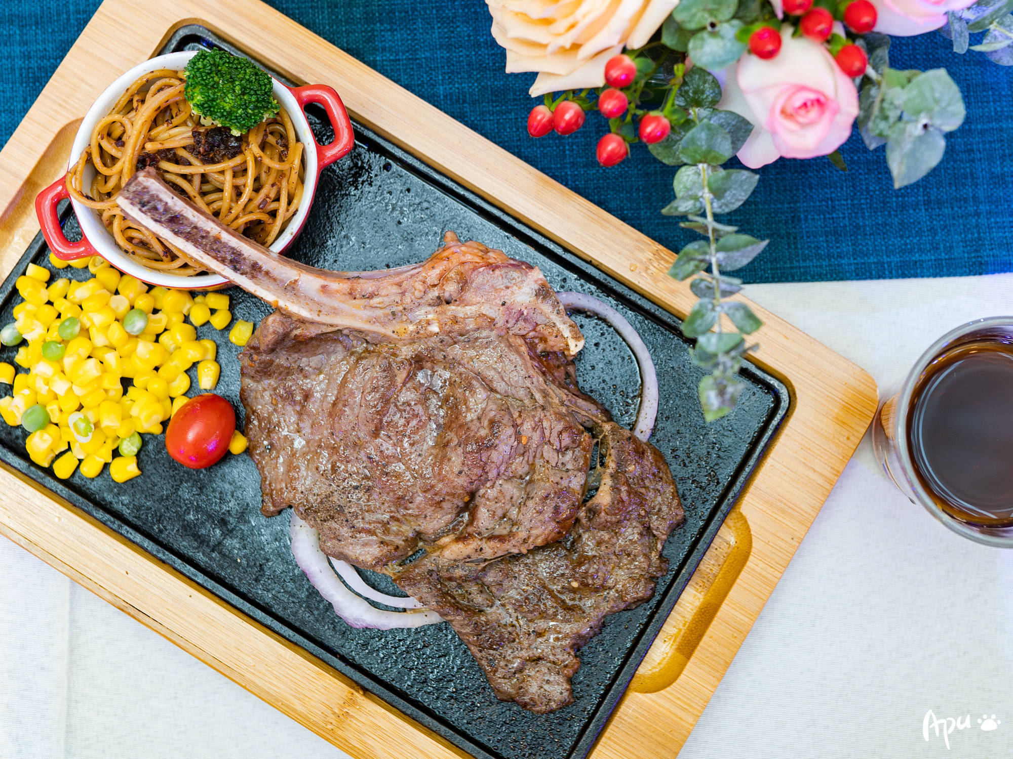 豪客来牛排新品「雷霆小战斧牛排」!炸裂全场!