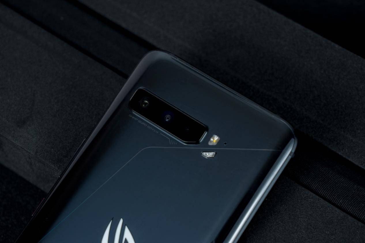 顶级270hz触控采样率体验人机合一rog游戏手机3评测