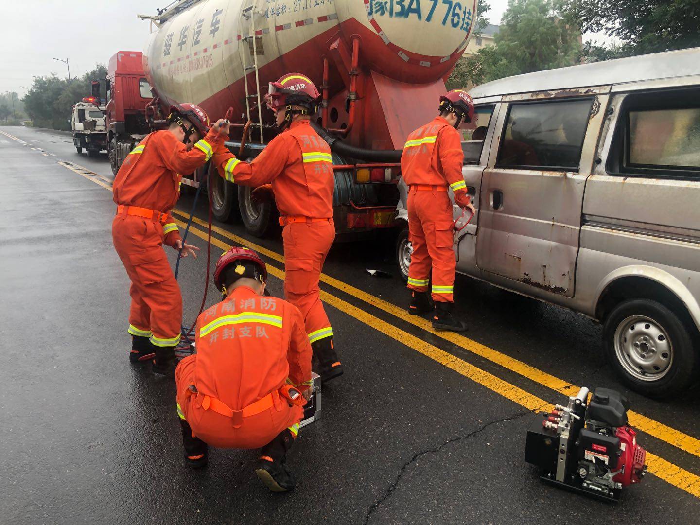 开封市交警二大队提升四位一体应急救援能力全力做好道路交通事故预防