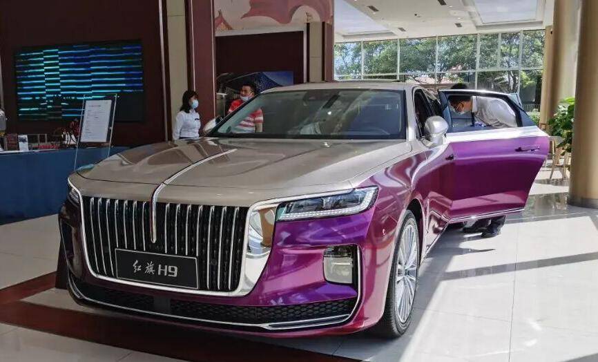 国产轿车新标杆诞生,双色车身 3.0t,预售33万,红旗h9真霸气!