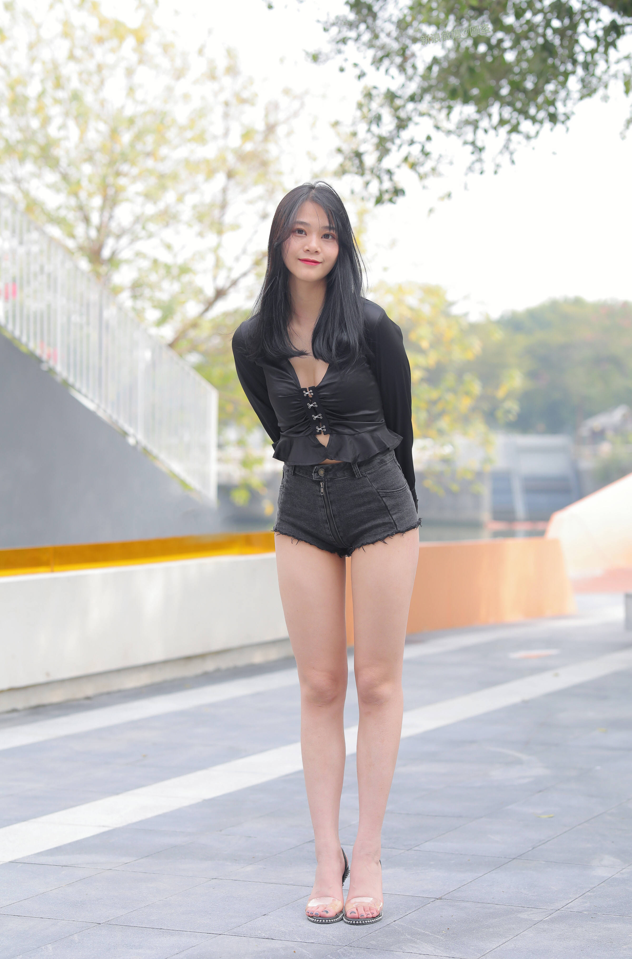 那你认为,我女儿跟你前女友相比,哪个更好呢?