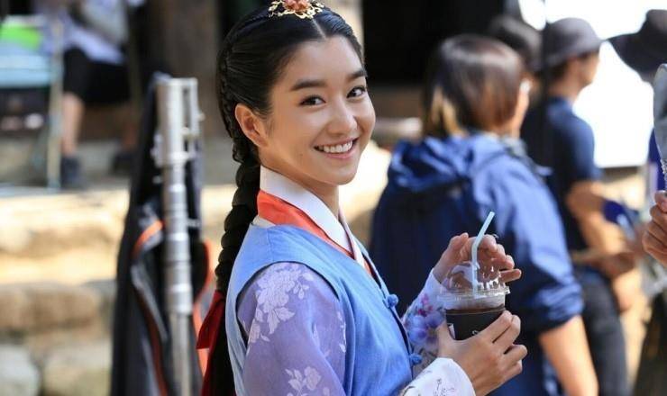 原创徐睿知花郎完美消化古装造型霸气强吻朴叙俊