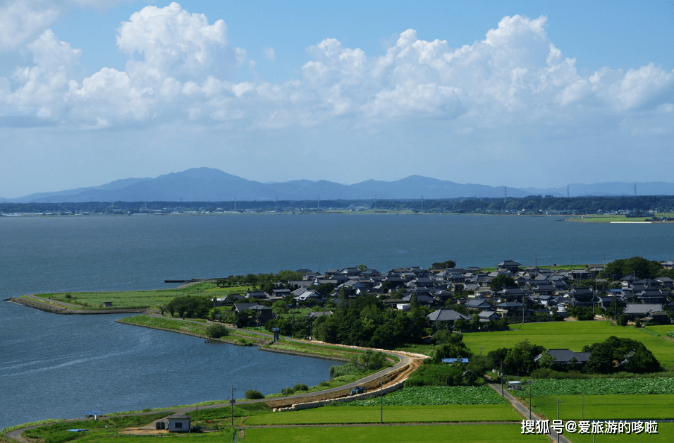 东滨太平洋,北接福岛县,西接栃木县,南接千叶县与埼玉县