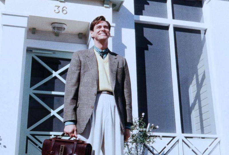 楚门的世界渴望成名的我们都可能活在别人的窥探下