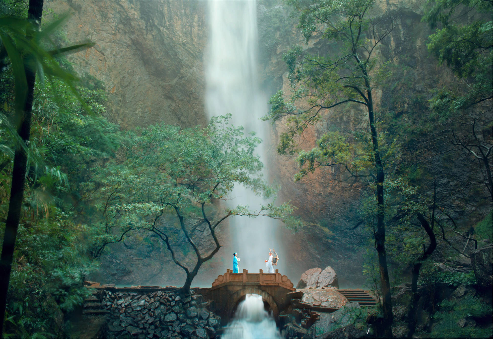 原创青石板台阶上渐渐远去的雨声诗梦江南
