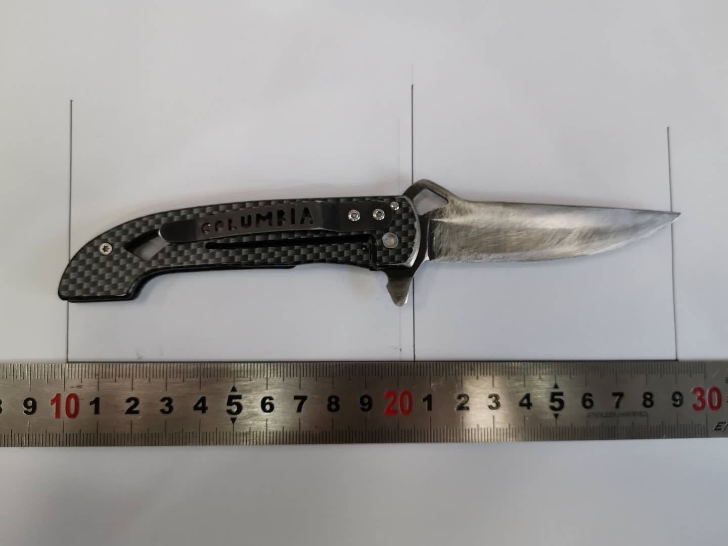 江西:24小时内查获多把管制刀具 铁路警方提醒乘车禁带违禁品