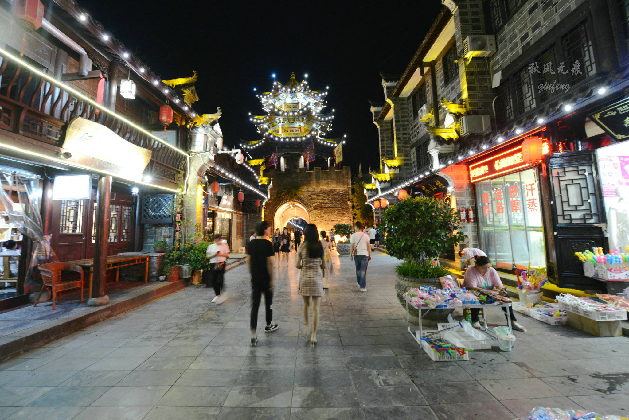 汉水红石包老街早市走过地气浓郁的水乡石泉