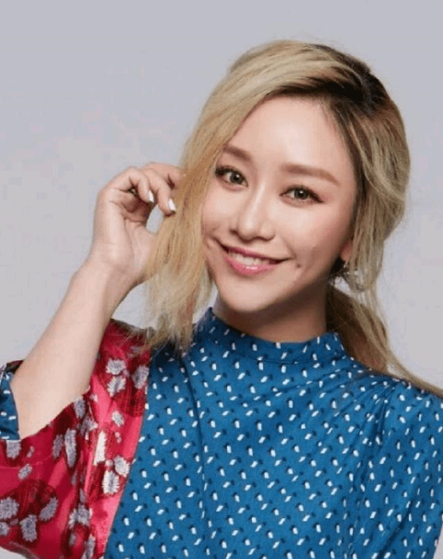 名字里含"又"的明星_梁又琳