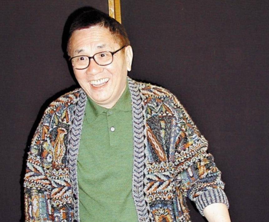 一直到1965年的时候,黄沾才逐渐喜欢上了作词,在一次采访中,黄沾就