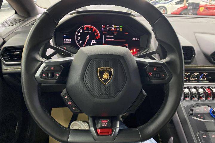 兰博基尼车主哭着说:新车不到4年贬值近200万,客户:二手的真香