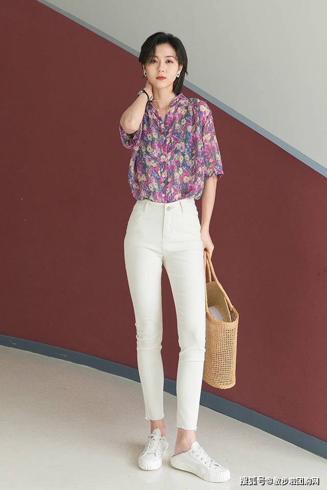 小碎花搭配的技巧你知道吗?能让你秒变甜美女神