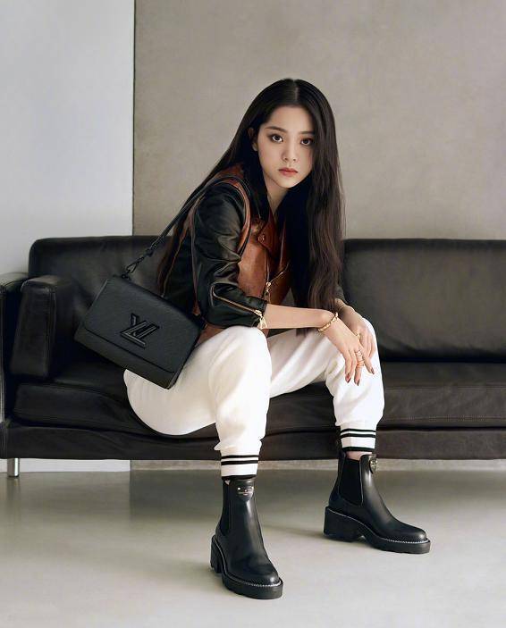 欧阳娜娜成lv最小代言人包包价格曝光一刻富婆身份坐实了