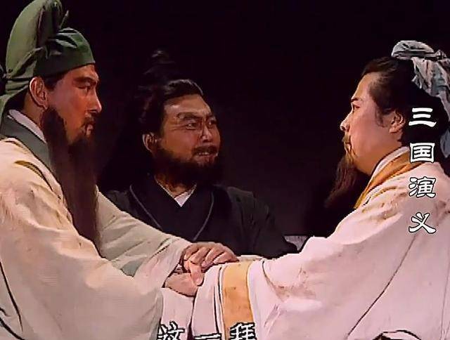 原创三国演义:刘关张结义,旧版流露出真情真义,新版一看就是敷衍