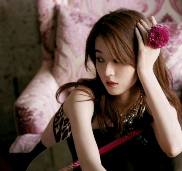 娱乐圈的超级白富美_乔欣