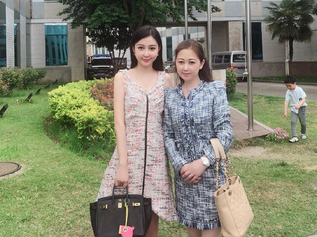 王思聪朋友圈谈潘玮柏老婆,文中带嘲讽意味,称对方与方媛是某姐两大将