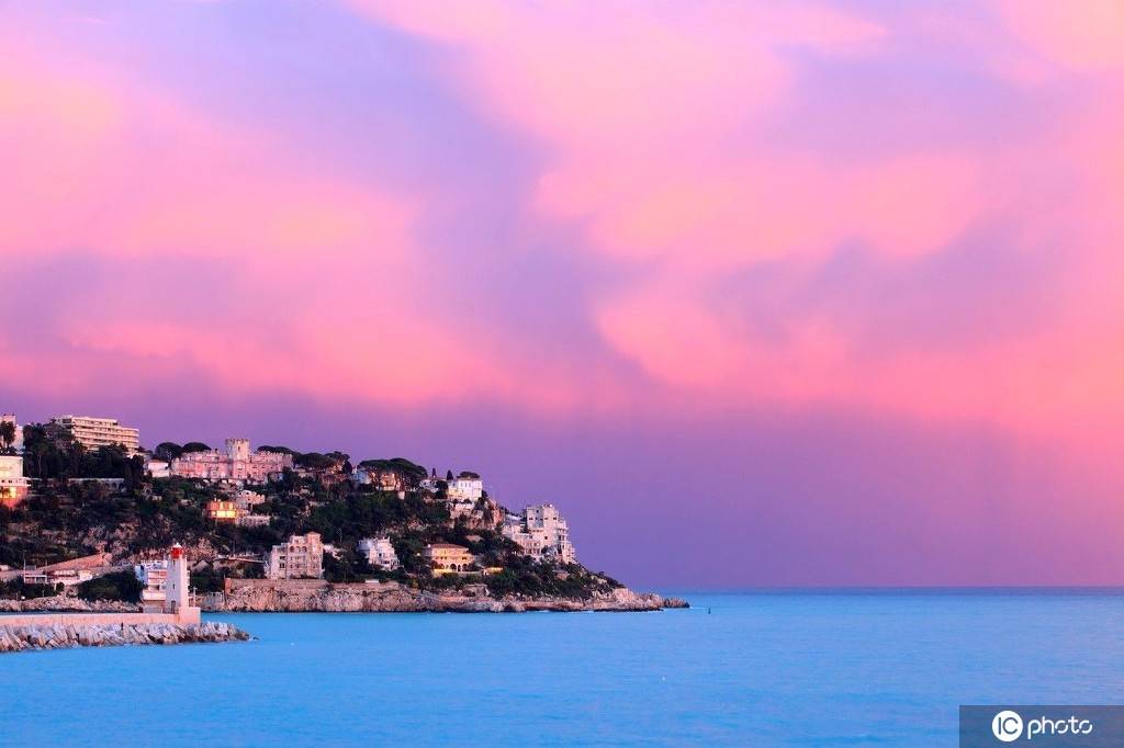 夏日海滨浪漫季 去法国蔚蓝海岸尼斯晒日光浴