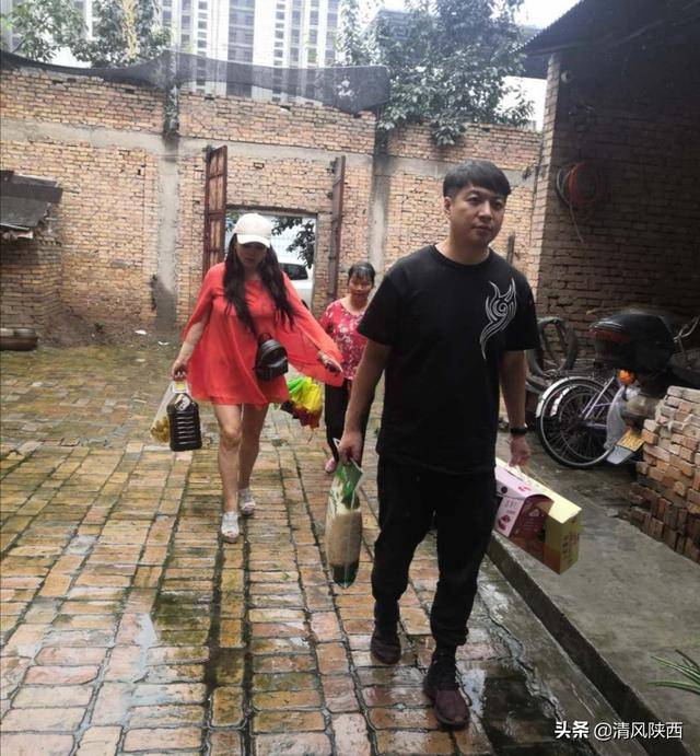 永不放弃的爱|永不放弃的爱，马智宇，杨雅珺为贫困孤儿送温暖