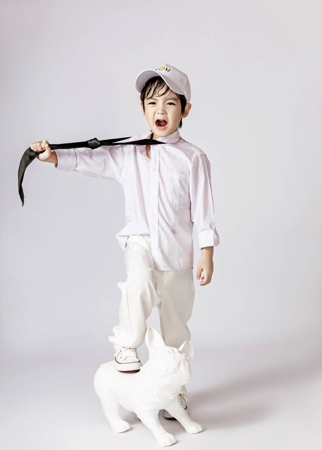 原创6岁陈天雨演技在线,剧中许子言可爱呆萌,剧外文艺有范