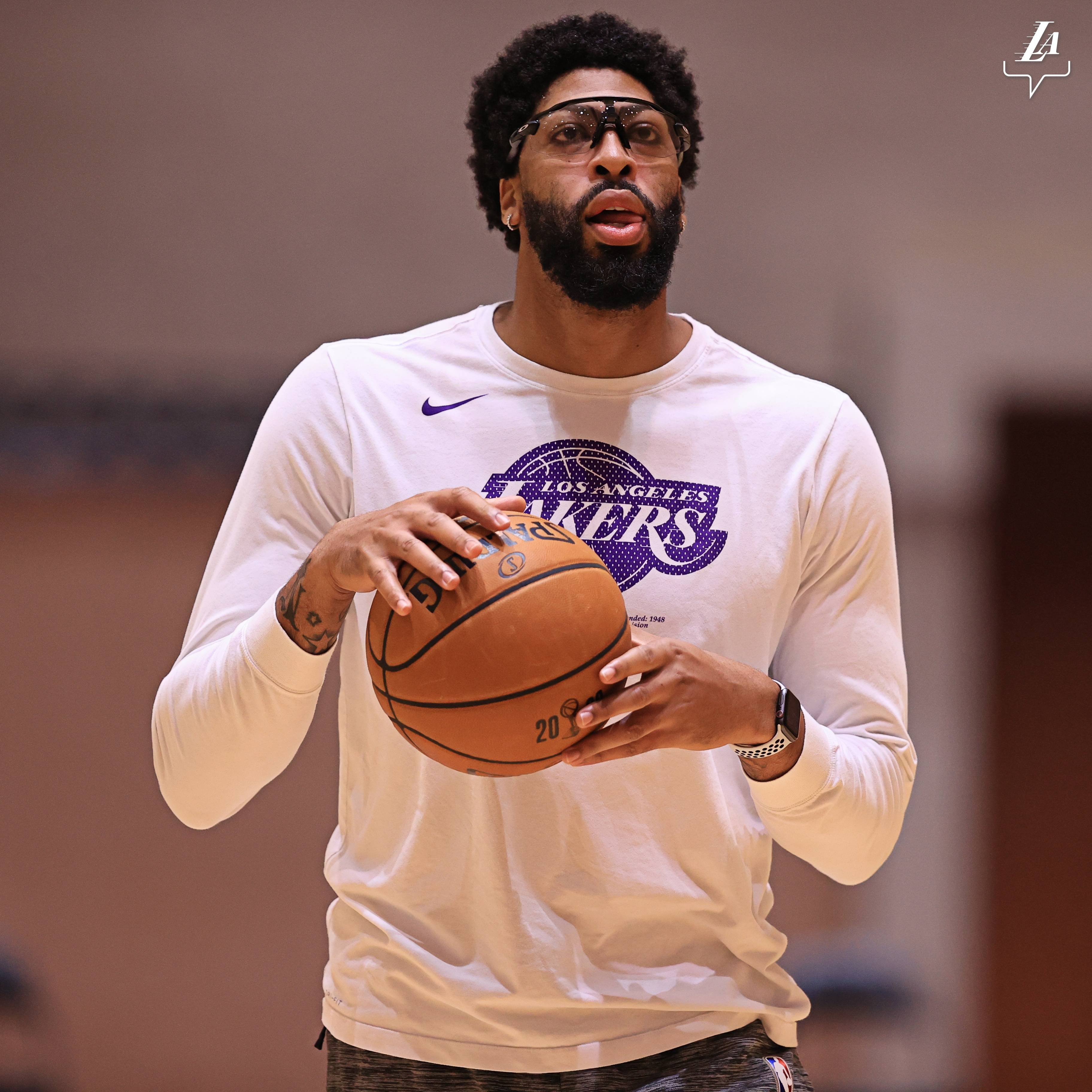 浓眉参加湖人队全部训练 计划出战周五复赛首战