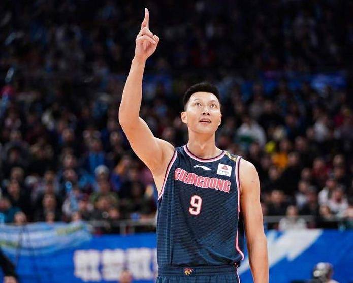 一票险胜,cba9号新秀喜获mvp,球迷:实至名归_易建联