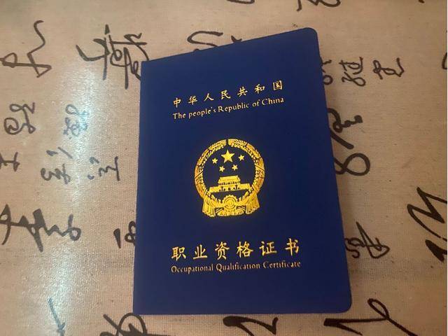 我们希望,能在繁忙之余,对足疗技师的身心健康有一个保障,为这些在
